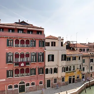 Palazzo Schiavoni Residenza D'epoca & Suite-apartments *** Venetië