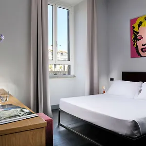 سويت آرت نافونا 2* روما